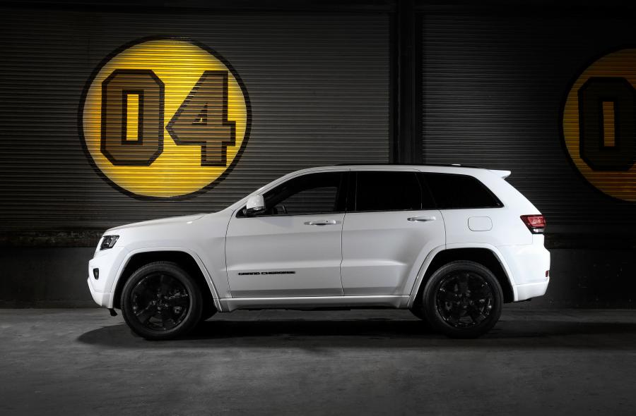  Jeep Grand Cherokee Blackhawk 2015 года  (фото 14 из 26)